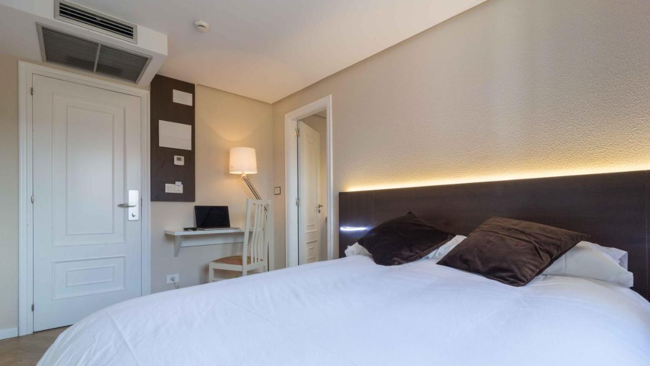 Hotel Mogay Chantada Extérieur photo