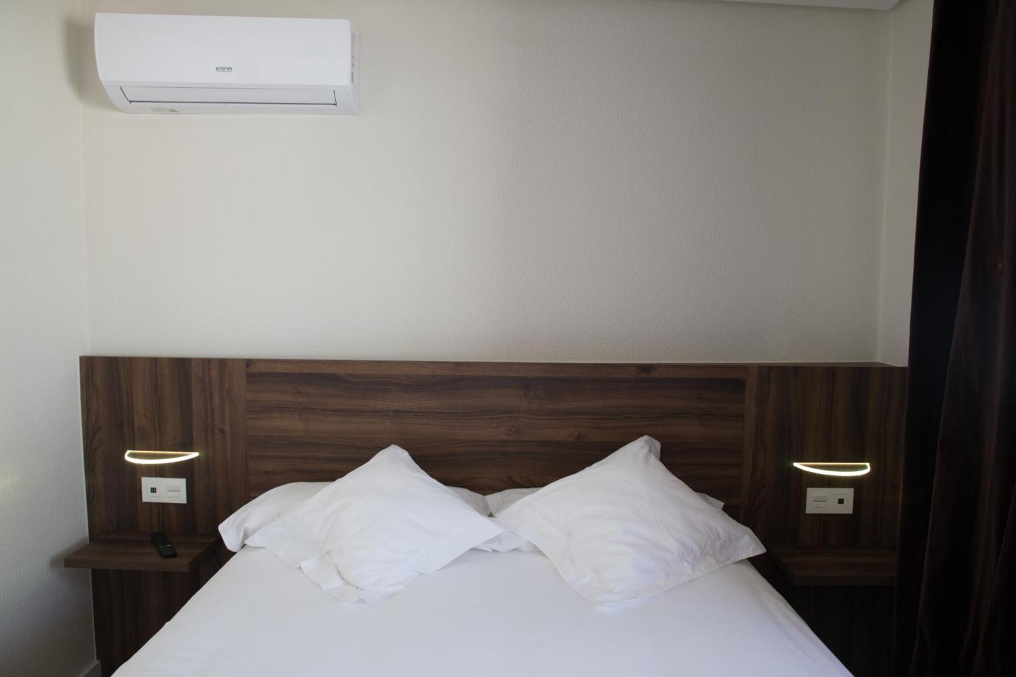 Hotel Mogay Chantada Extérieur photo