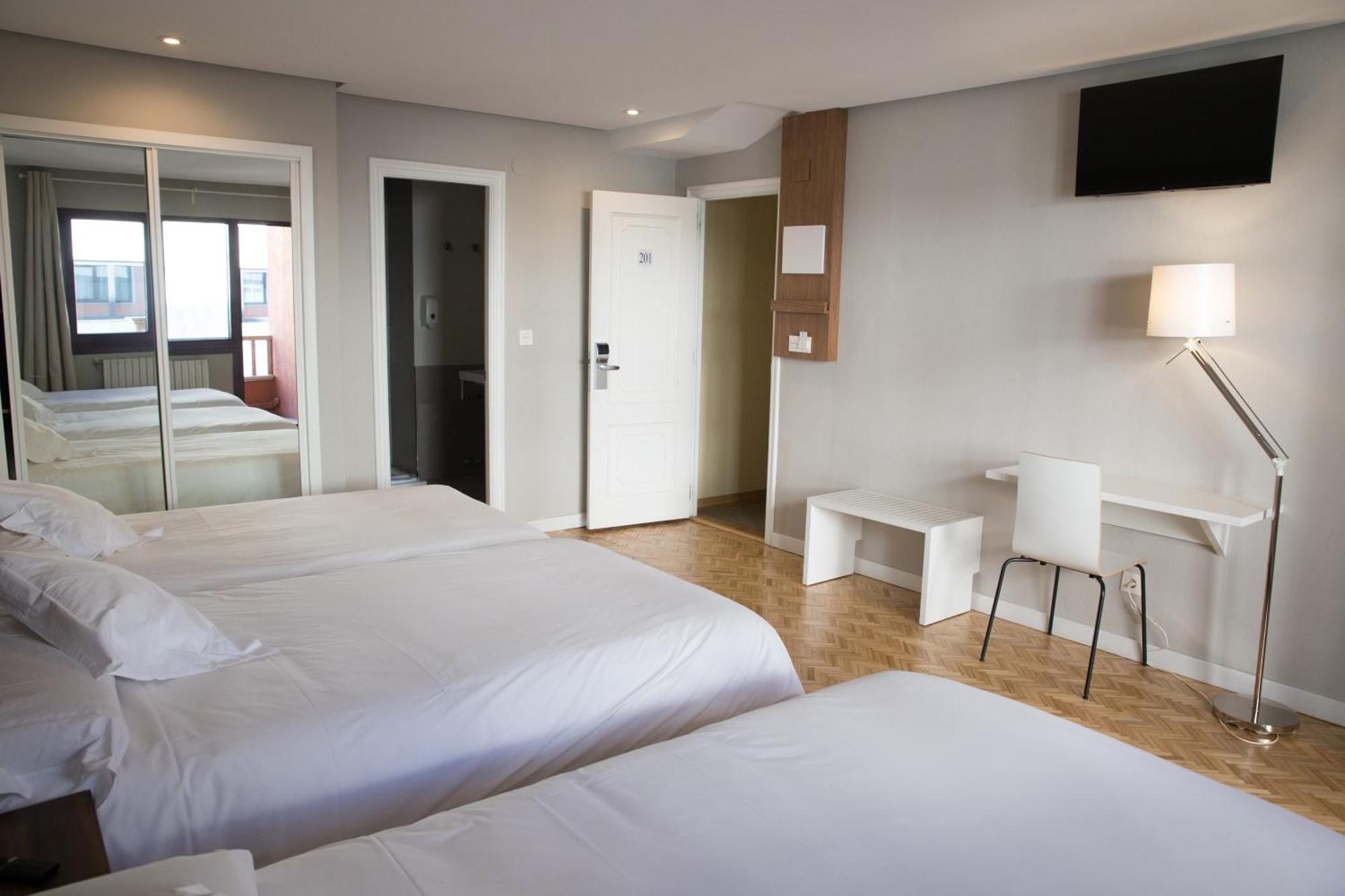 Hotel Mogay Chantada Extérieur photo
